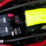 11_Honda_CB650F_Sous_selle_gilet_jaune